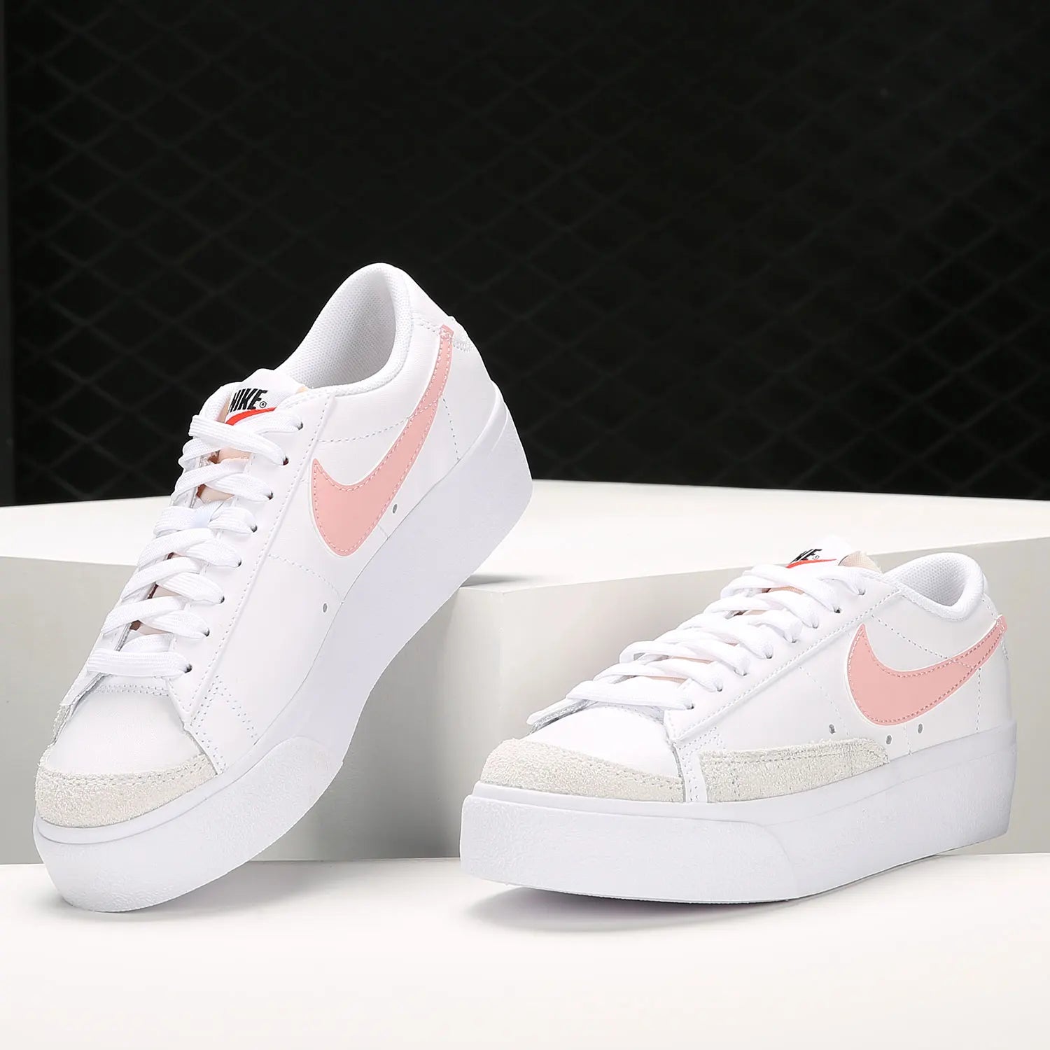 Nike Women's Blazer Low-Top